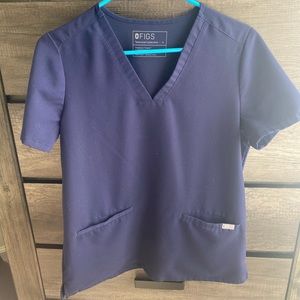 FIGS SCRUB TOP. LIKE NEW